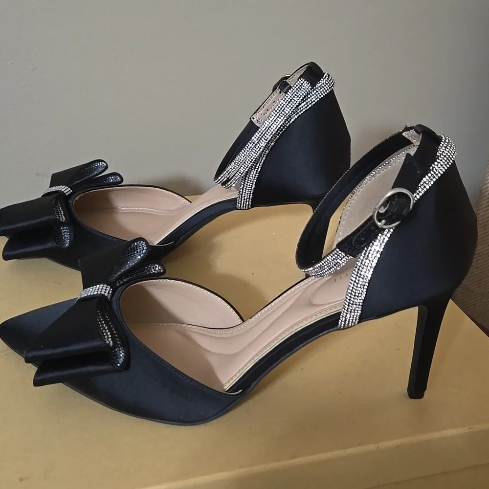 Kelly & Katie Black Satin Heels with Glittering Bow Size 11M - Picture 5 of 10